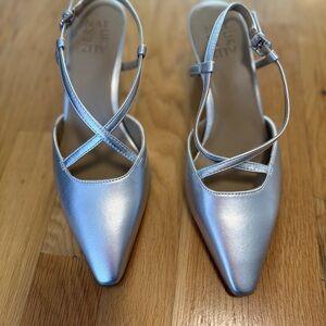 Naturalizer Tahira slingback pumps heels silver women's 7 M New In Box NIB